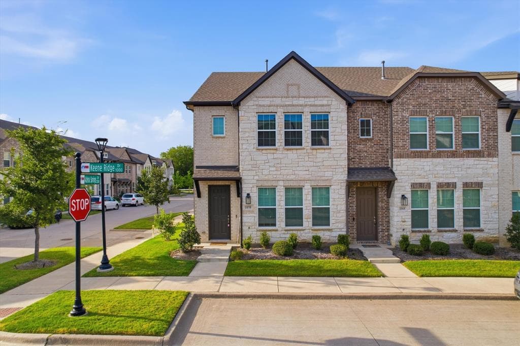 1070 Keene Ridge Dr