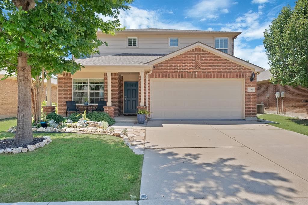 15925 Blaketree Dr