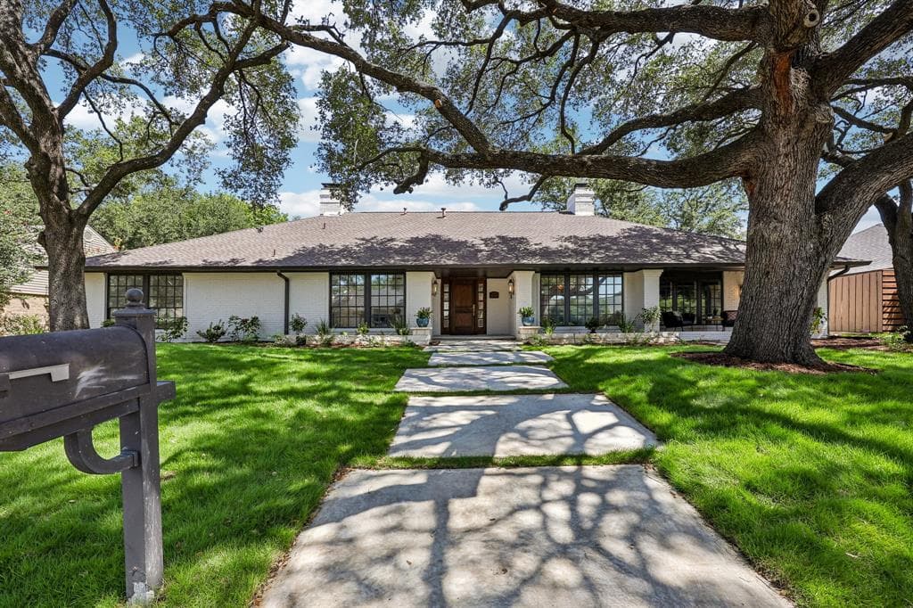 6707 Rolling Vista Dr