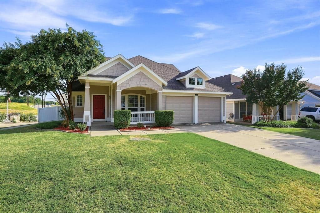 2401 Parkview Dr