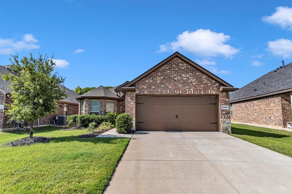 3109 Frio Rd