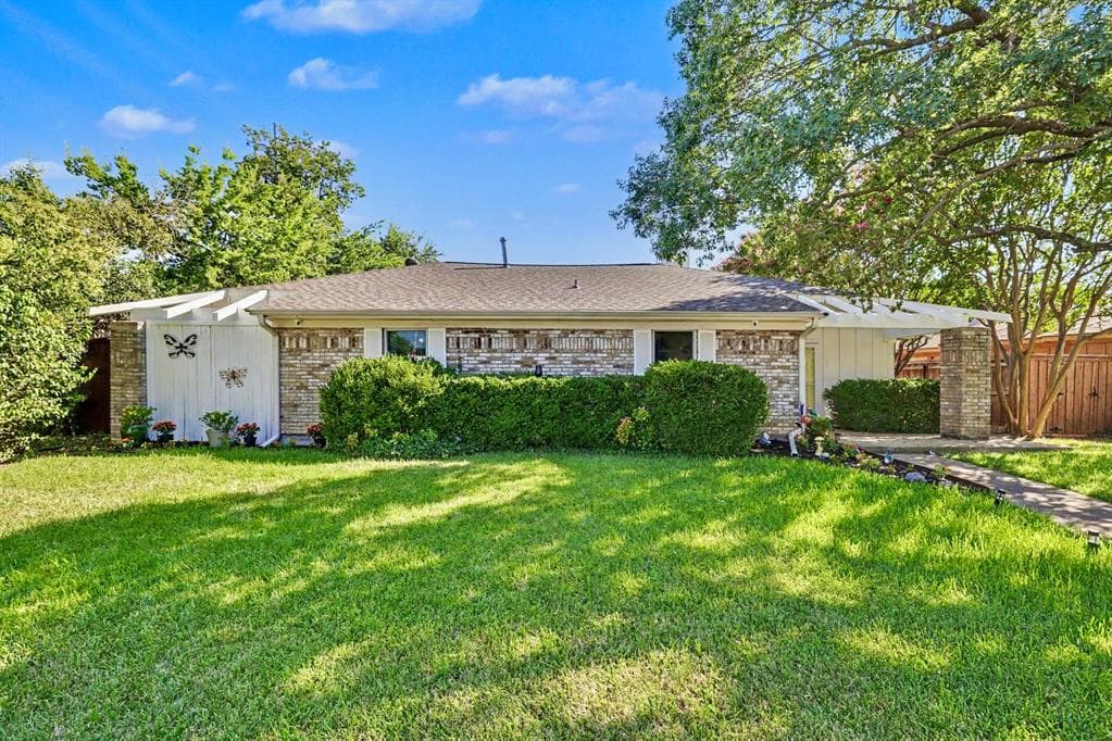 6038 Blue Mist Ln
