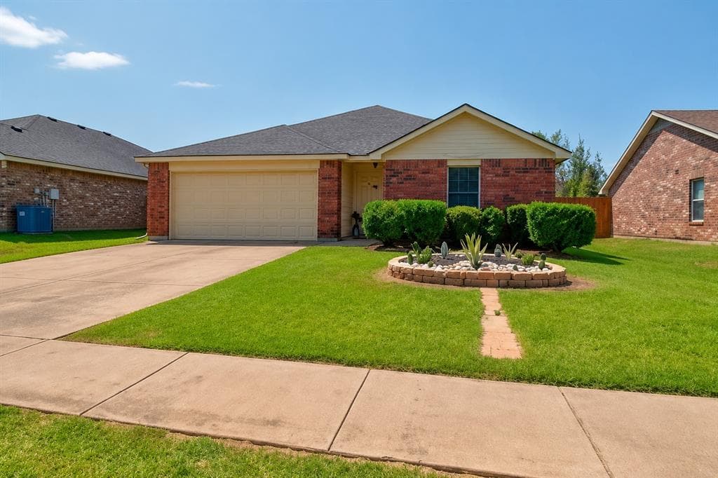 302 Quail Crossing Dr