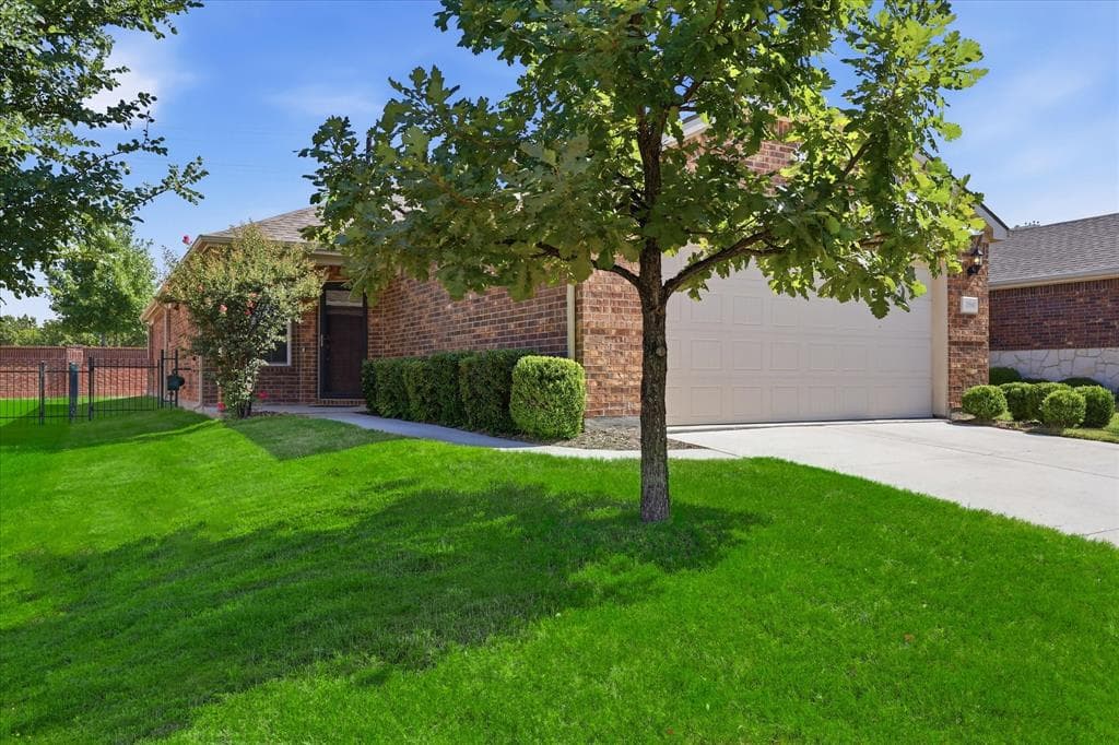 2090 Marsh Point Dr