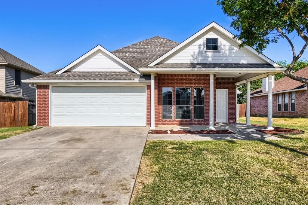 1005 Lake Ridge Dr