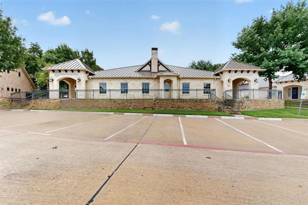 2230 Bush Dr