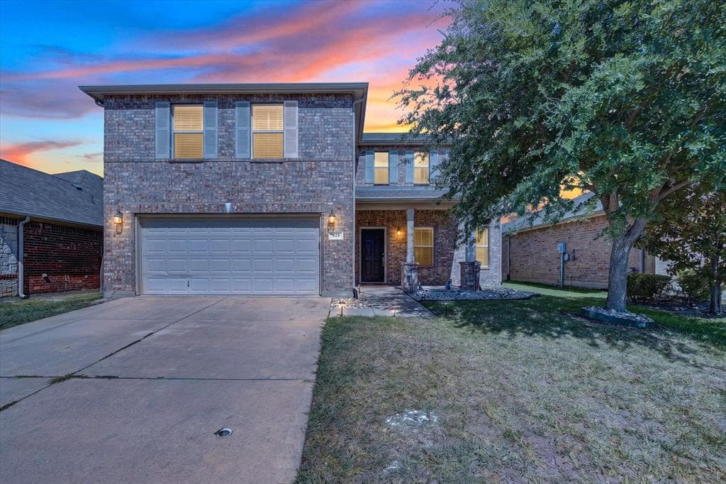925 Bee Creek Ln