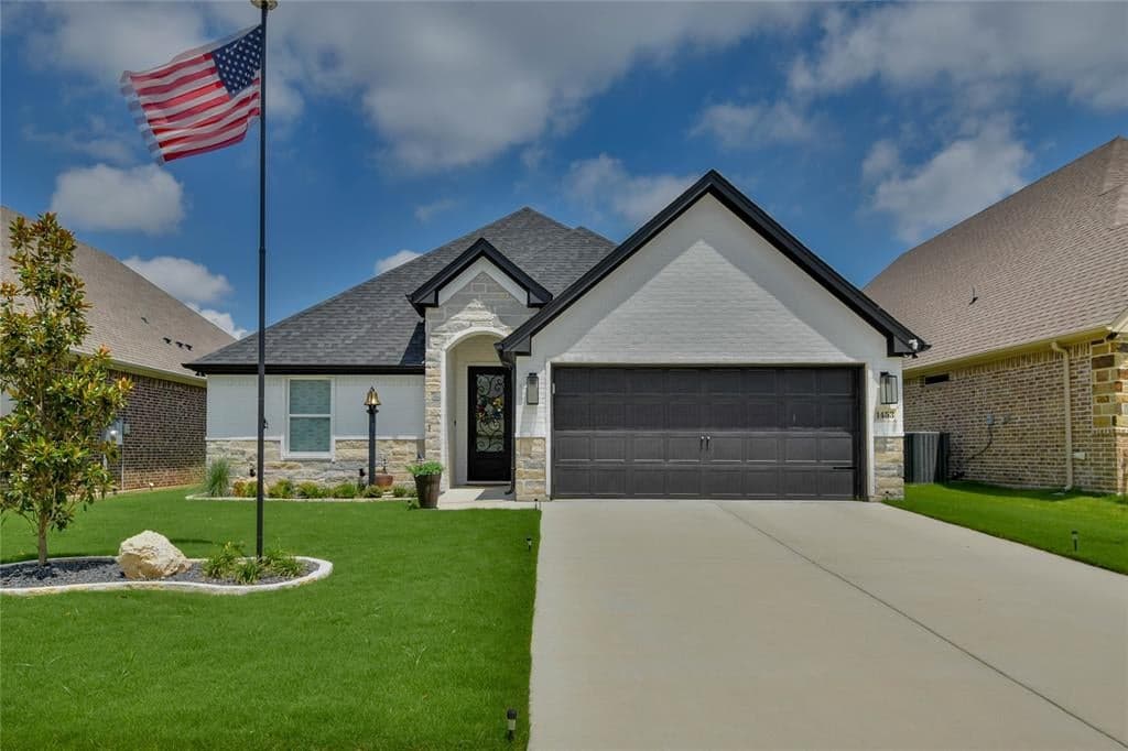 1453 Highland Park Cir