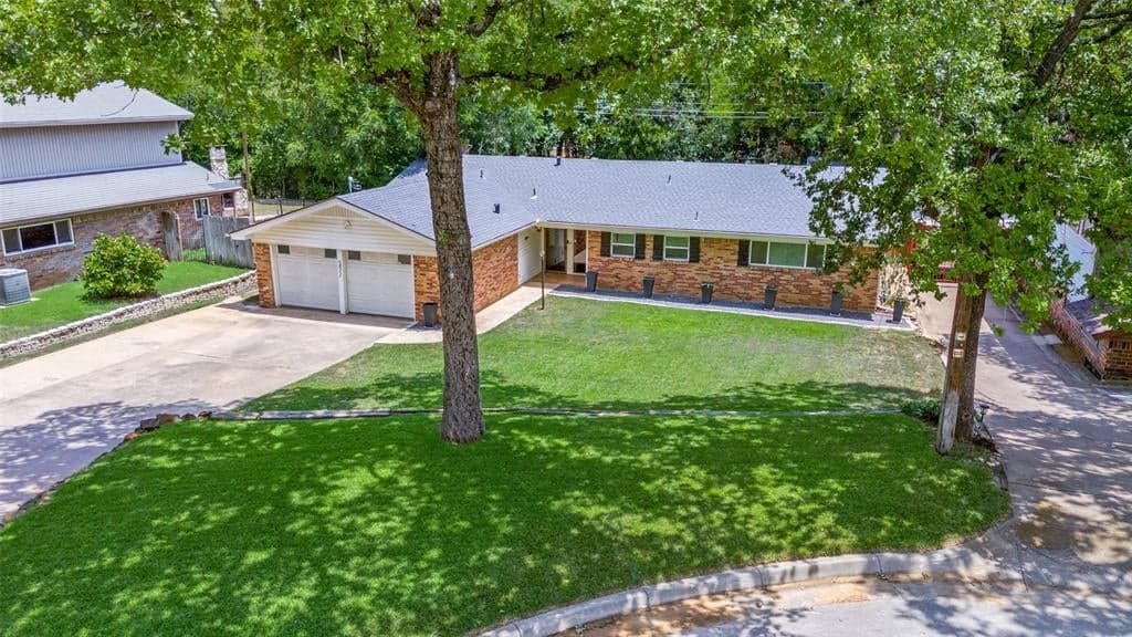 511 Westcliff Dr
