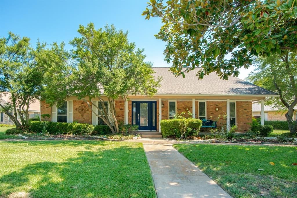 5418 Barcelona Dr
