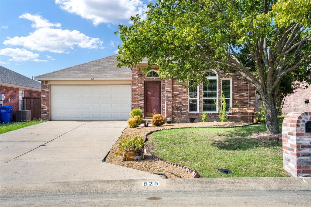 825 Cooper Ln