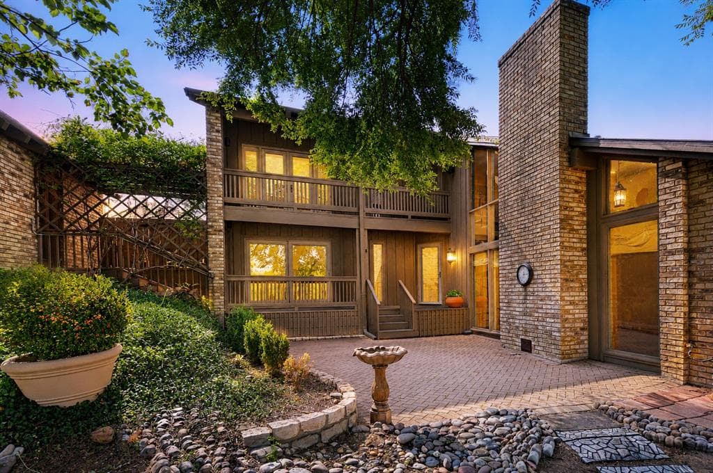103 W Northgate Dr