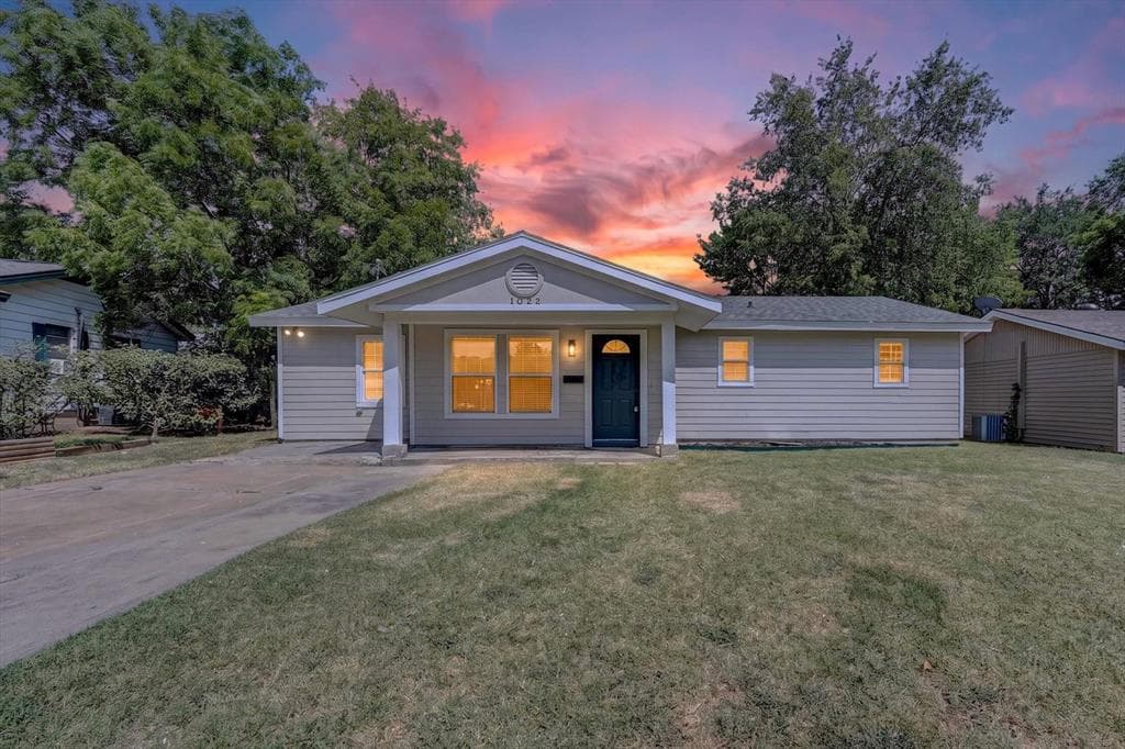 1022 Denton Dr