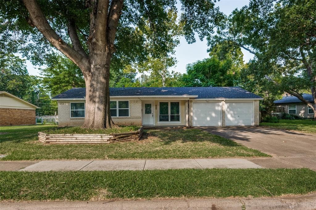 800 Sherwood Dr