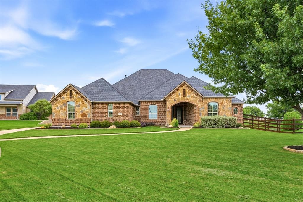 13450 Kira Ln