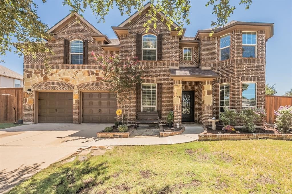 309 Garden Path Ln