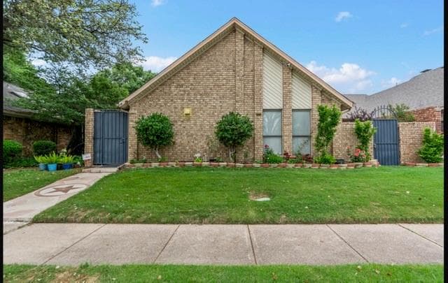 605 Woodway Ln
