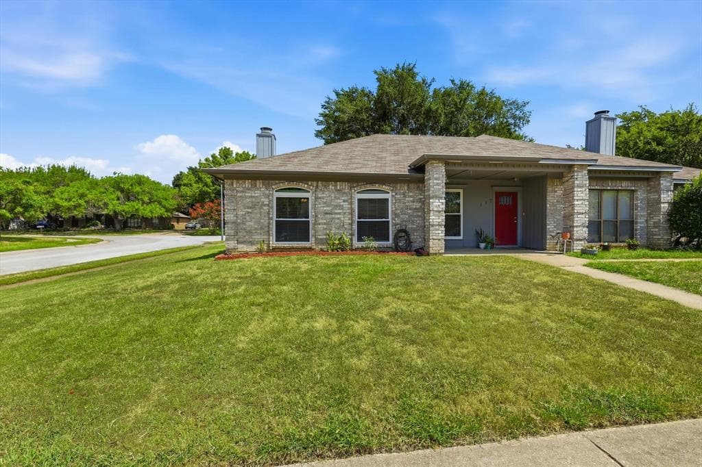 114 Glade Shadow Dr