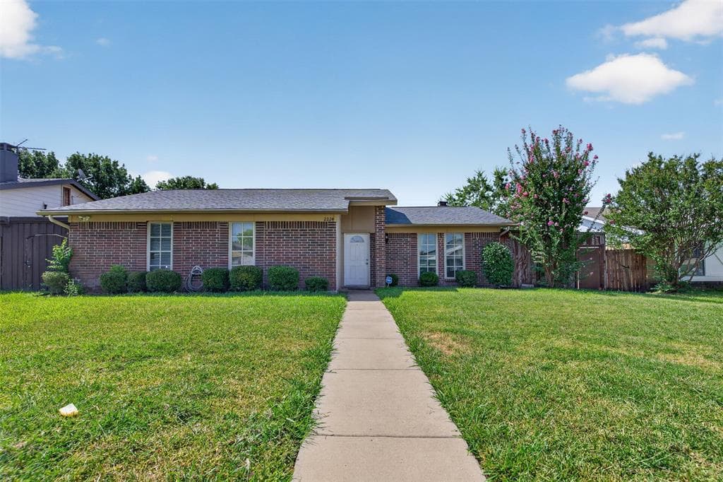 2224 Crockett Dr