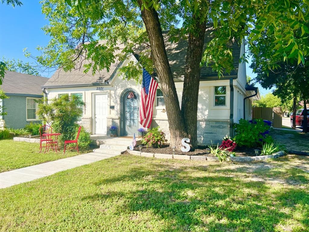 2501 Austin Ave