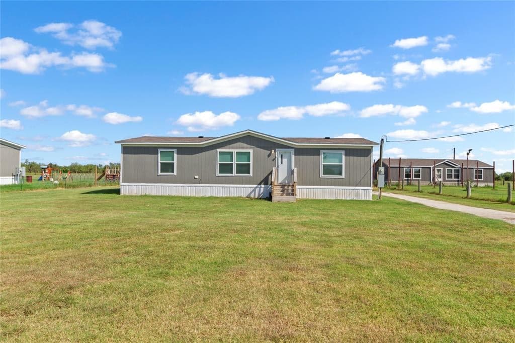 2347 Ne County Road 2070
