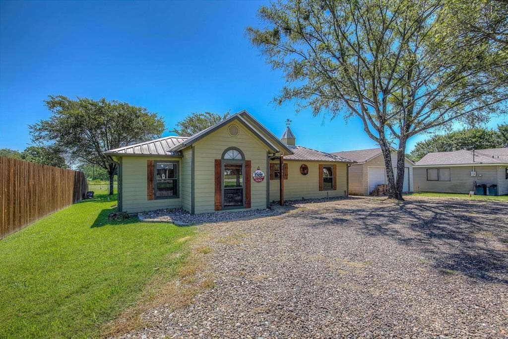 166 County Road 1559