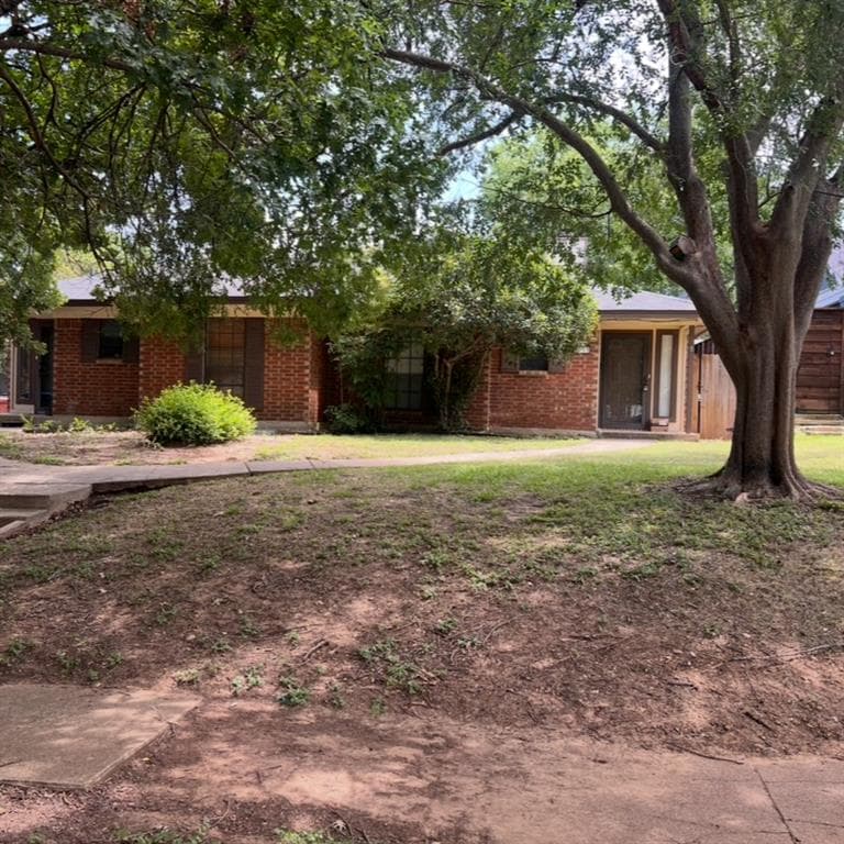 2123 Mistletoe Ave Apt B