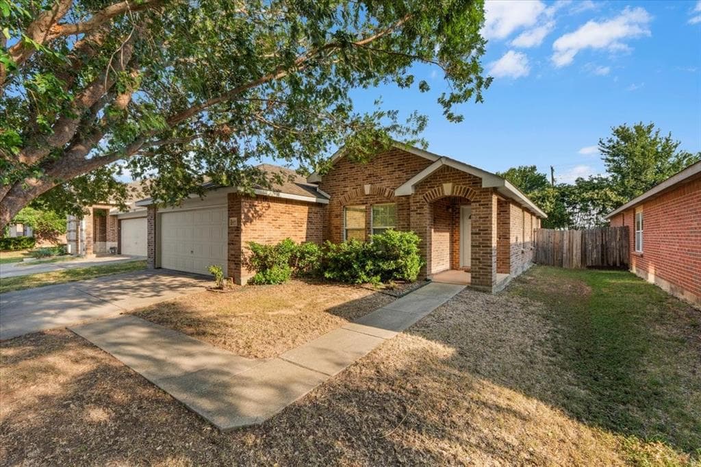 4553 Lacebark Ln