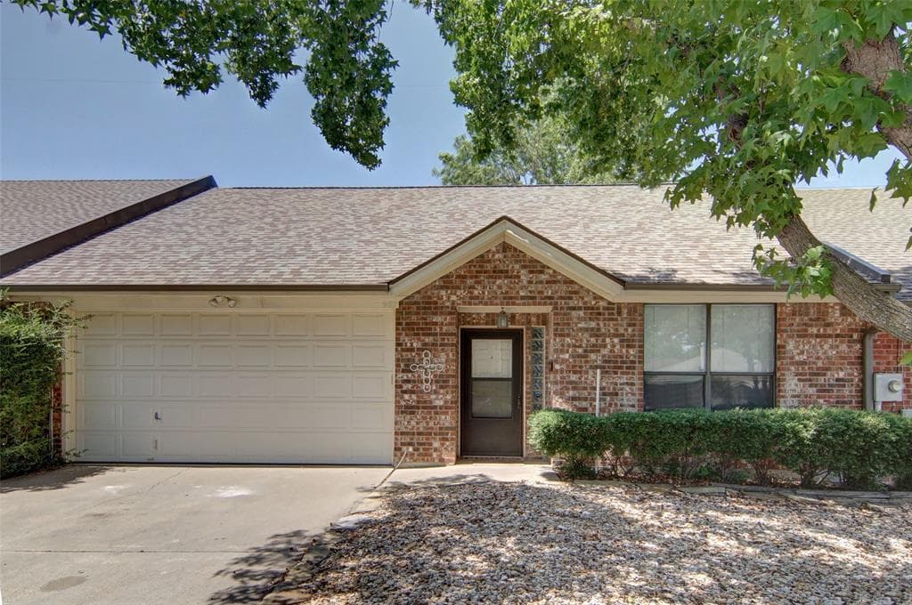 937 Heather Ct