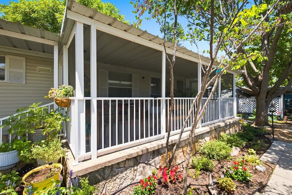 206 Brazos Harbor Dr