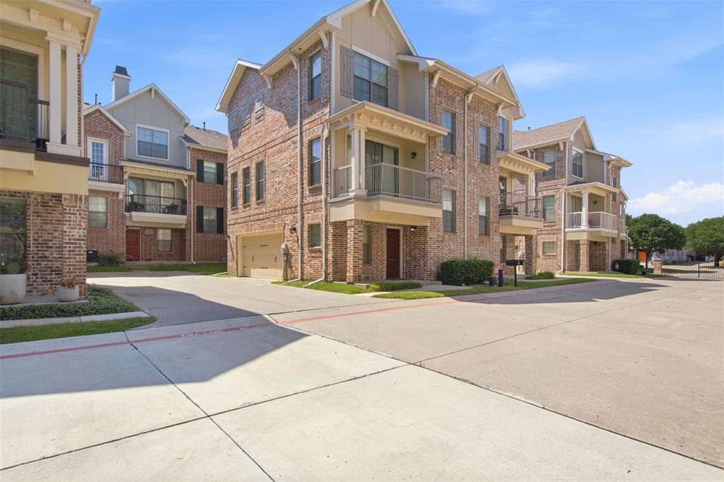 2113 Grove Park Ln