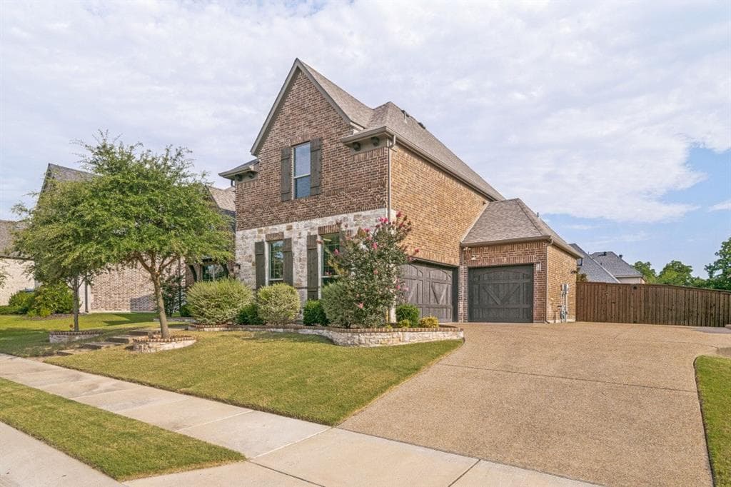 1001 Foxhall Dr