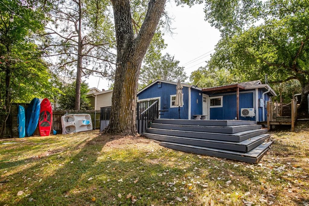 1130 W Lake Dr