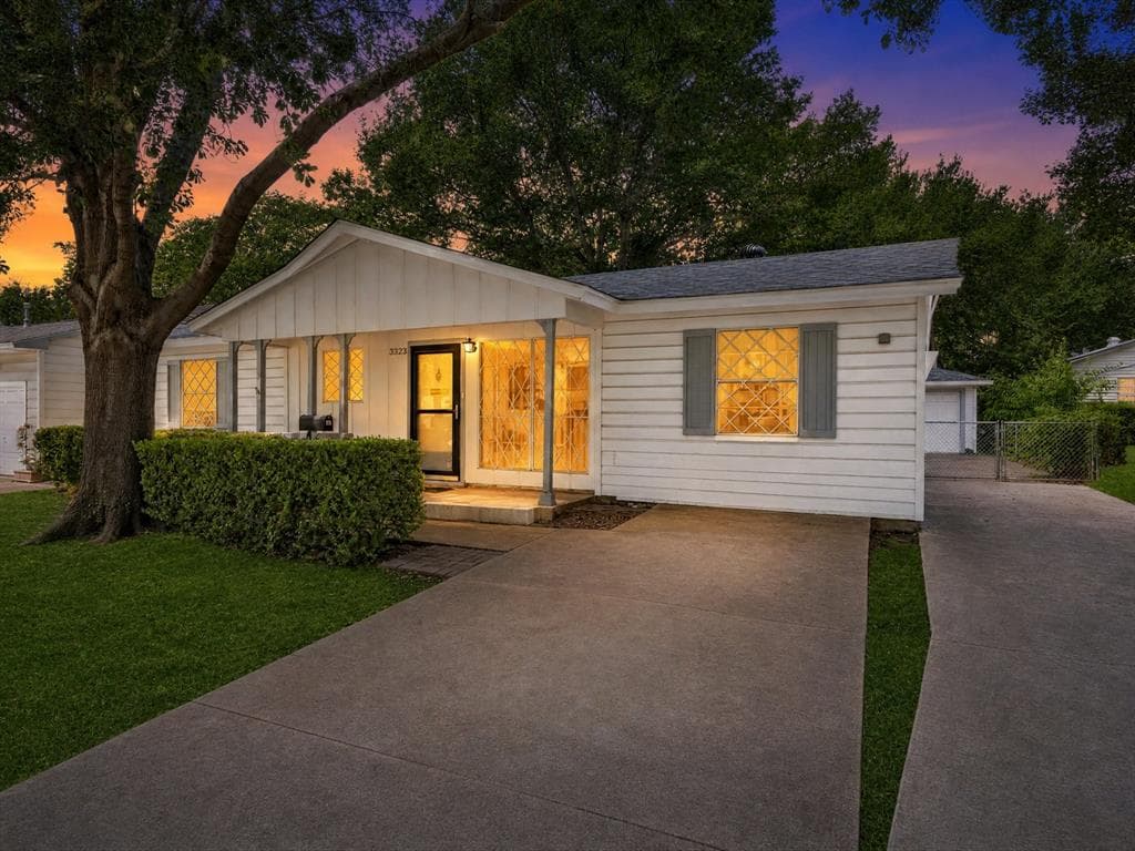 3323 William Brewster Dr