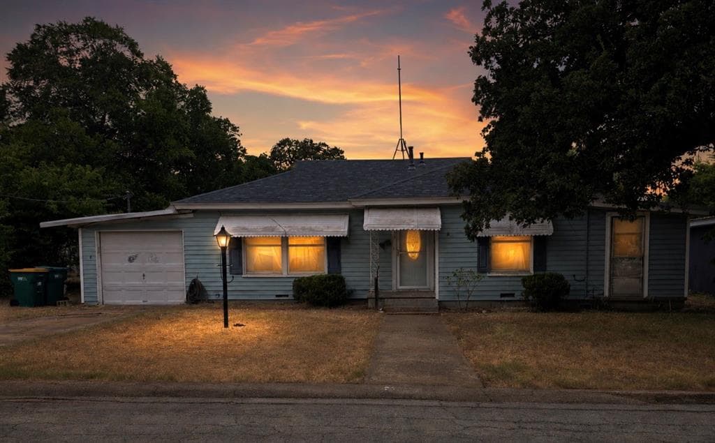 2407 Oak Dr