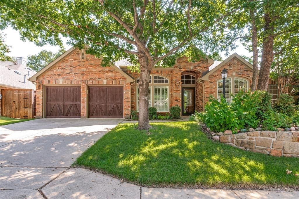 828 Spring Creek Dr