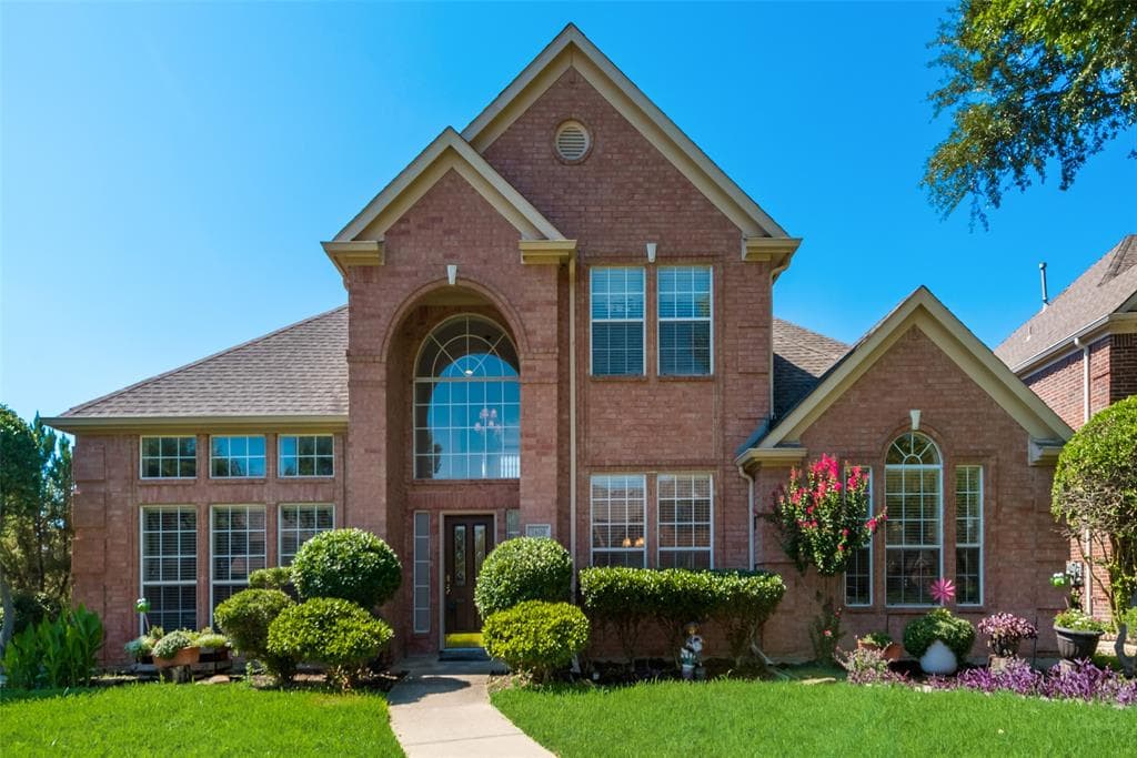 3809 Rockbrook Dr