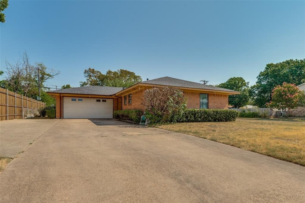 303 Merribrook Trl