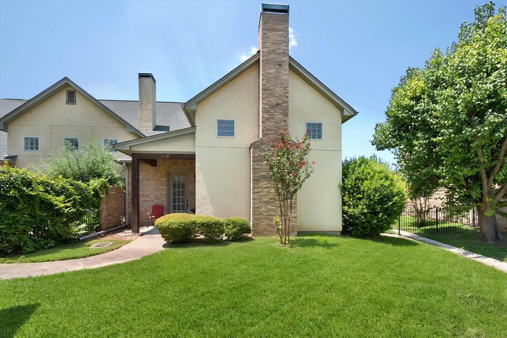 6668 Shady Glen Cir