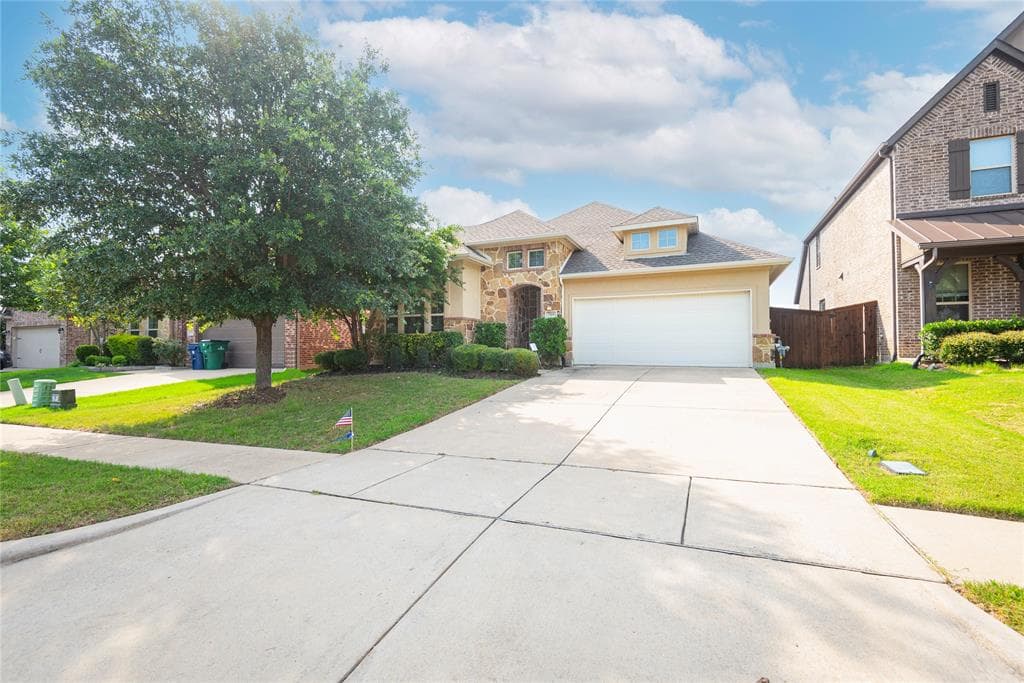 709 Llano Falls Dr