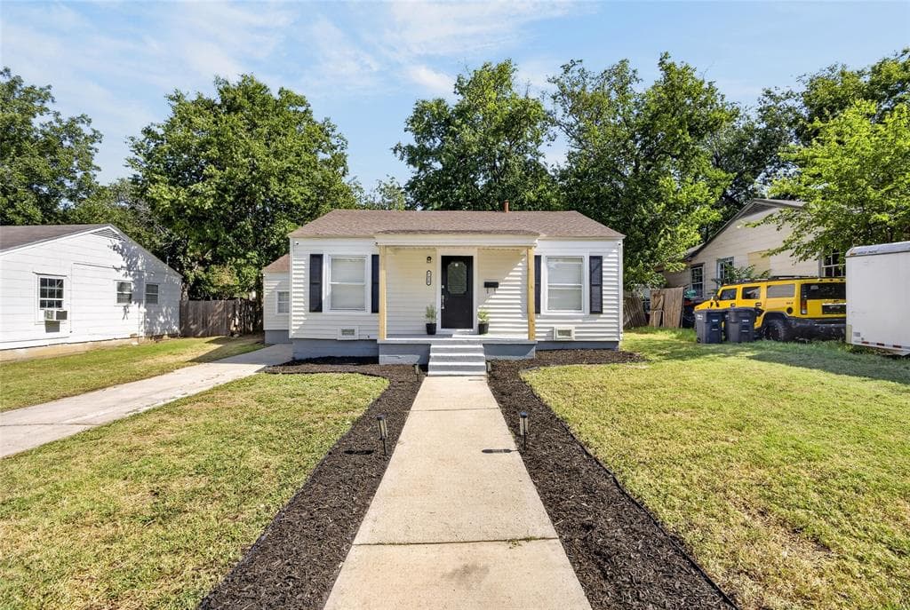 7428 Llano Ave