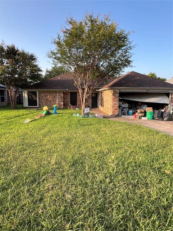 7404 Dana Ln
