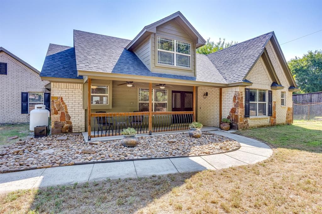 220 Royal Ct