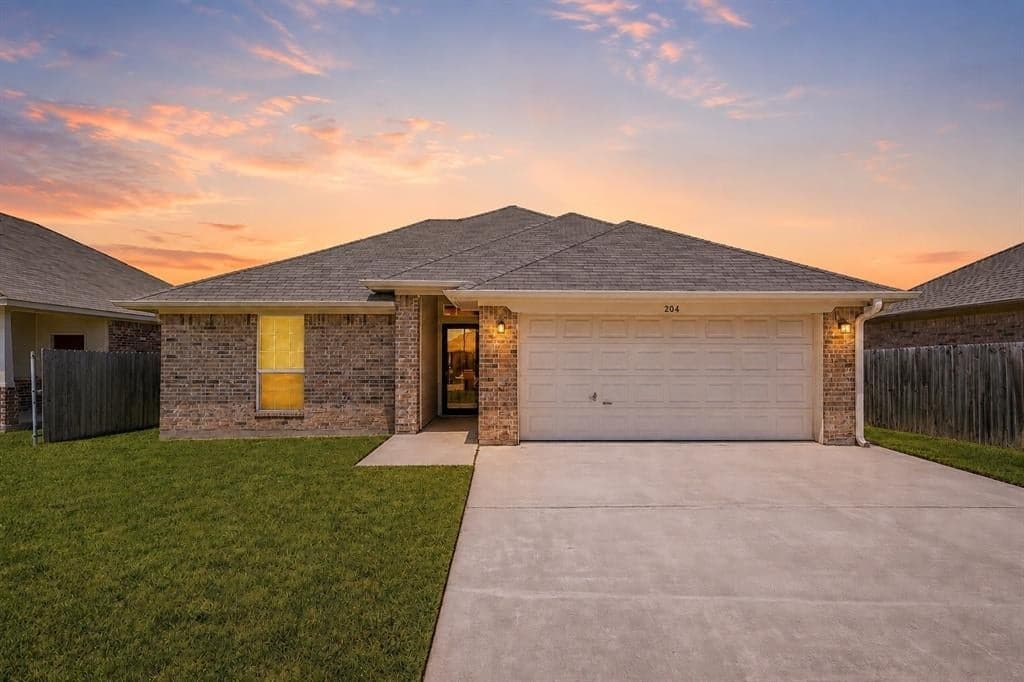 204 Raven Ridge Ct