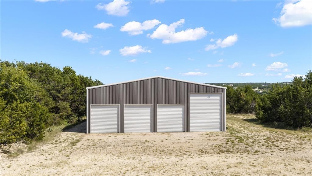 260 Lakeside Dr