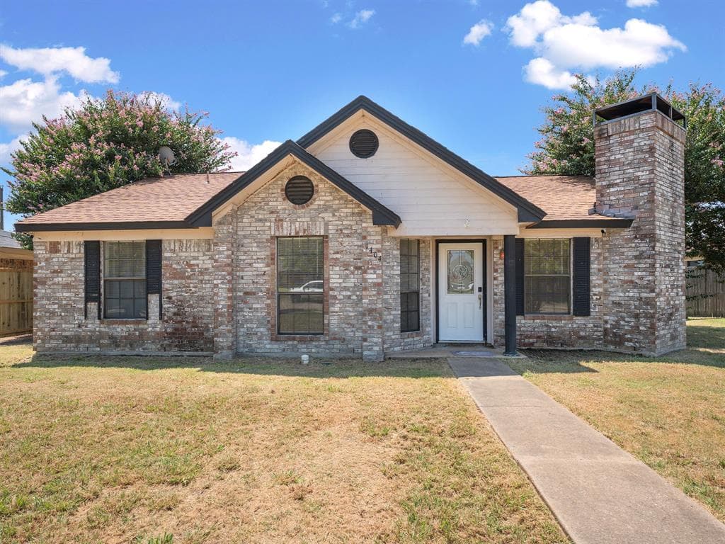 1404 Sheppard Ln