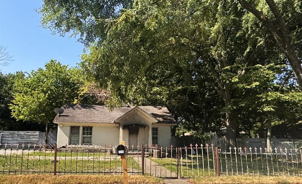 7218 Rosemont Rd