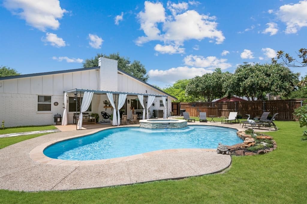 301 Gloria St