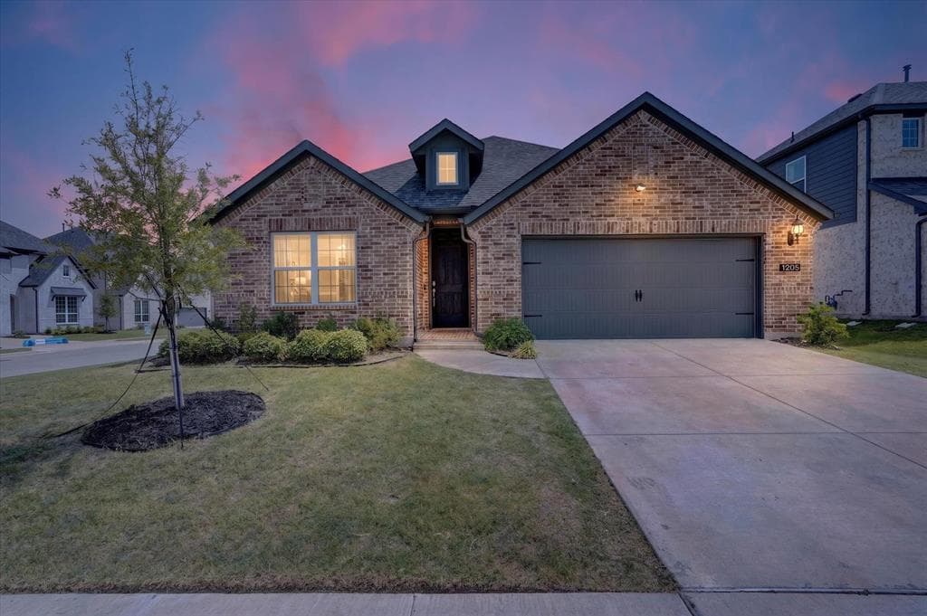 1205 Lavinola Ln