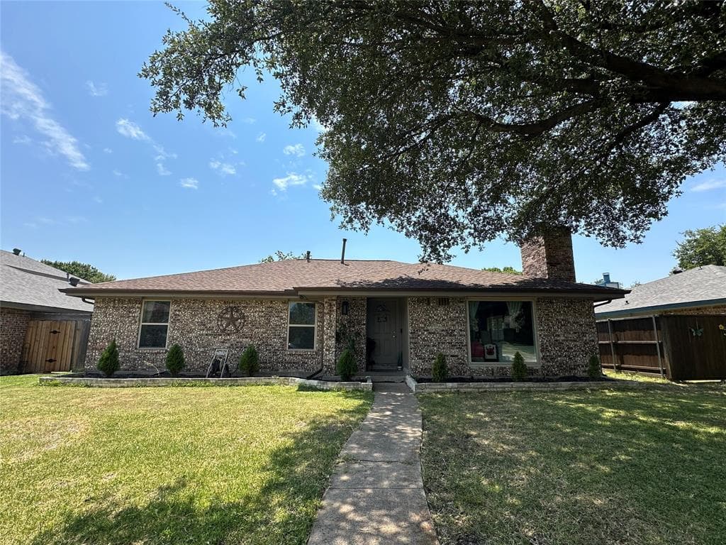 1110 Carriagehouse Ln